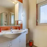Pet Friendly In Skatari