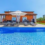 펜션 Pet Friendly In Skatari 풀라