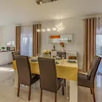 Pet Friendly In Skatari * Pula