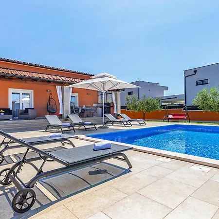 2 Bedroom Stunning Home In Skatari