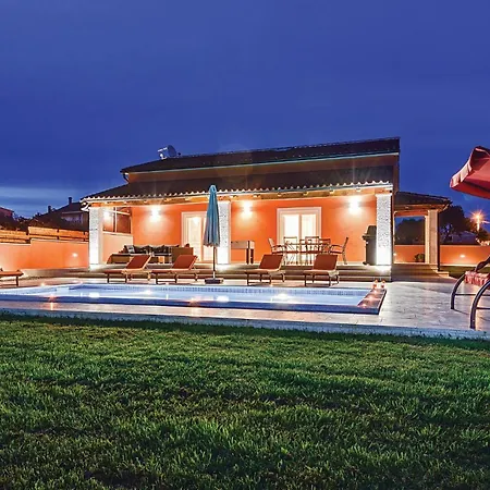 2 Bedroom Stunning Home In Skatari Ferienhaus *