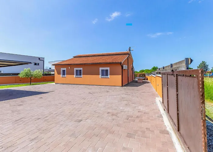 2 Bedroom Stunning In Skatari Σπίτι διακοπών