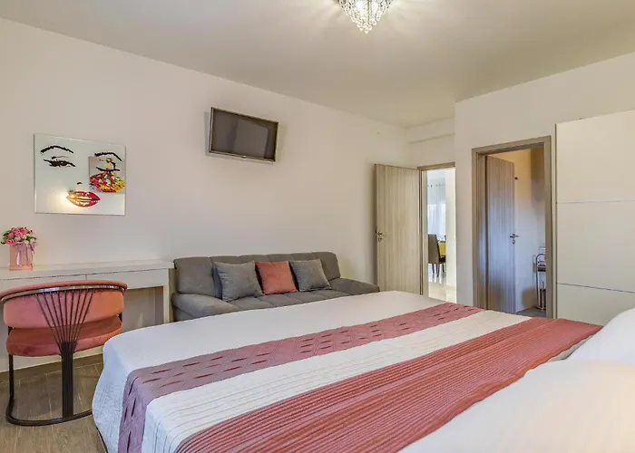 2 Bedroom Stunning In Skatari بولا